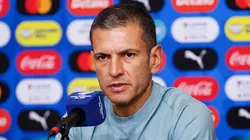 Lozano compareció ante los medios de comunicación.