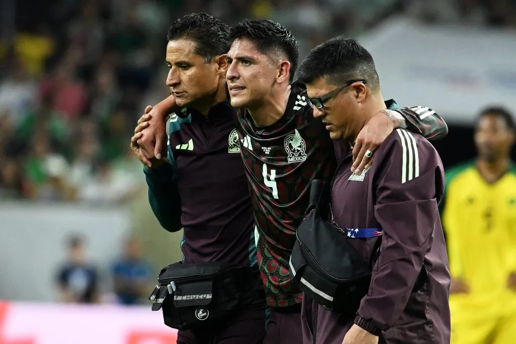 Edson Álvarez habría sufrido un desgarro. (Imago)