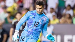 ¿Por qué Julio González, portero de la Selección Mexicana, usa guantes para cuatro dedos?