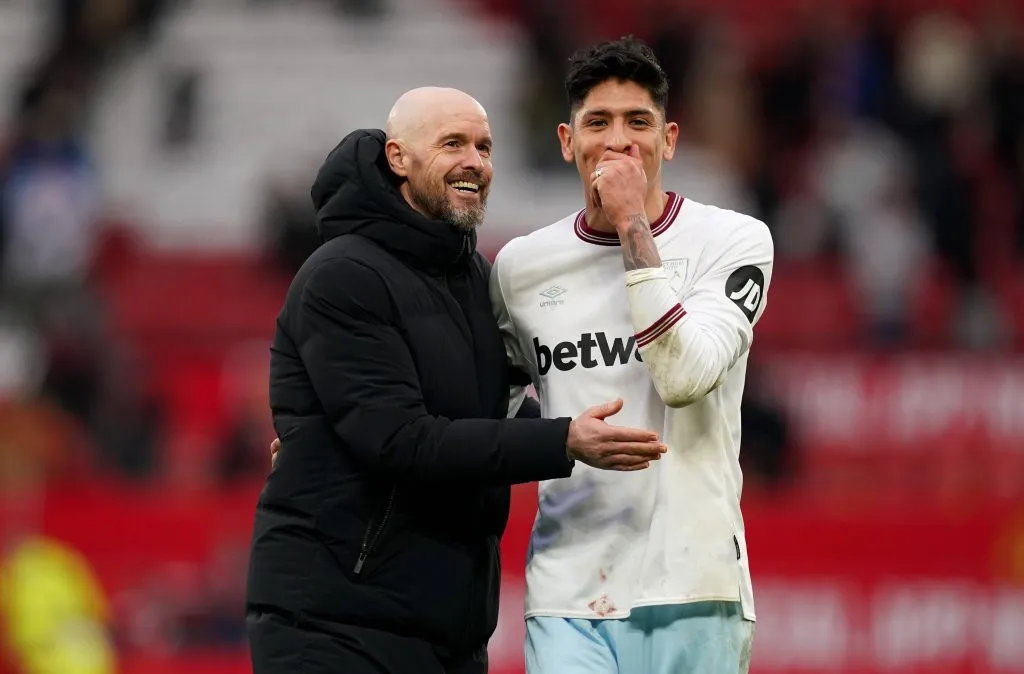 Edson Álvarez y Erik Ten Hag podrían reencontrarse en Manchester United (IMAGO)
