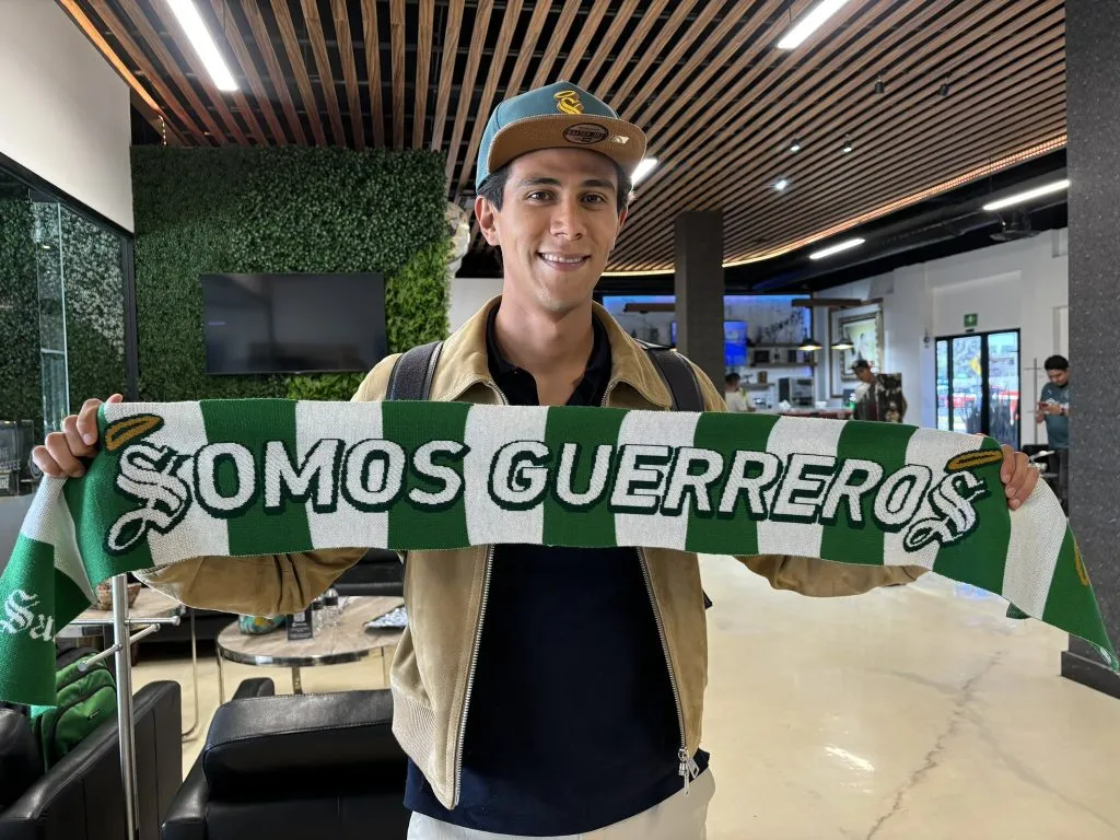 José Juan Macías ya porta los colores de Santos Laguna. (Santos Laguna oficial)