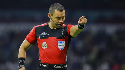 El 'Gato' Ortiz, agasajado por sus actuaciones.