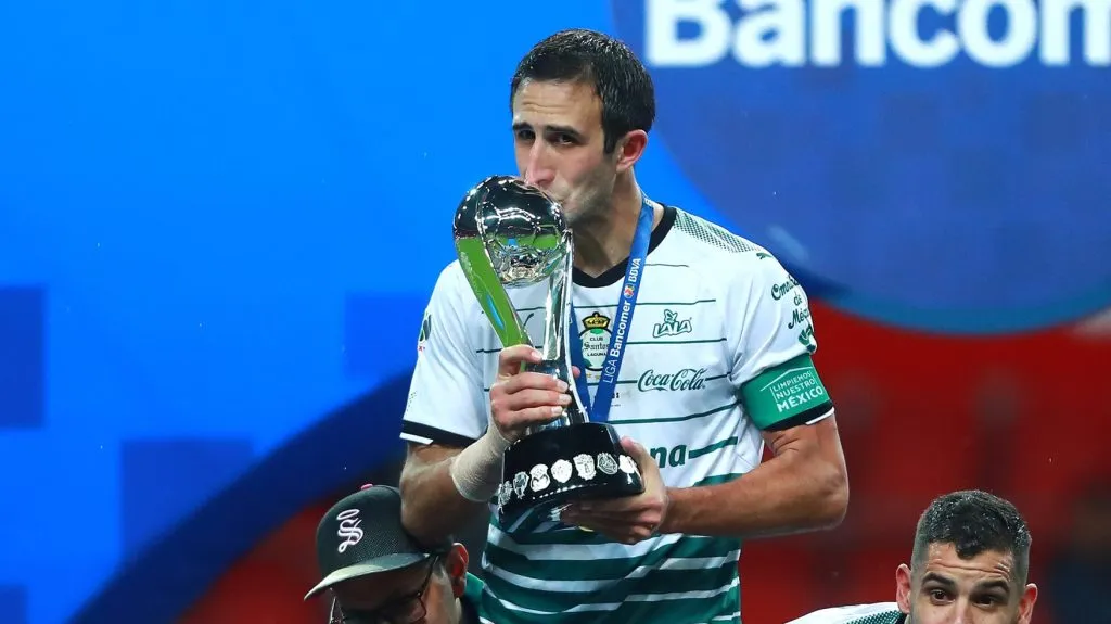 Carlos Izquierdoz, un privilegiado: multicampeón con Santos Laguna [Foto: Getty]