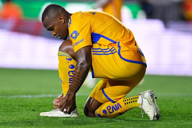Samir Caetano recibió otra oportunidad en Tigres por parte de Veljko Paunovic. (Imago)