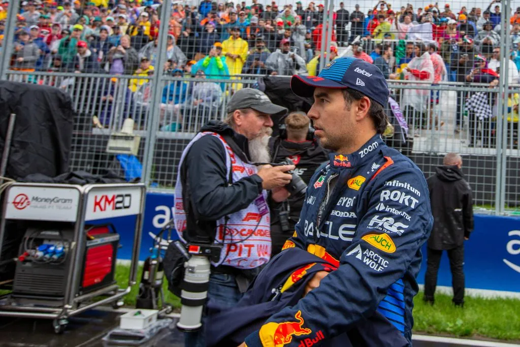 Checo Pérez fue penalizado con tres lugares en la parrilla de salida del próximo GP de Barcelona. (Imago)