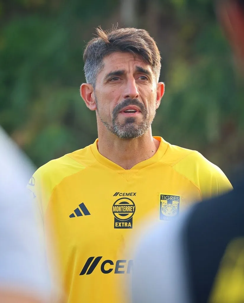 Veljko Paunovic generó sorpresa al incluir a Luis Quiñones en su primera alineación. (Tigres UANL oficial)