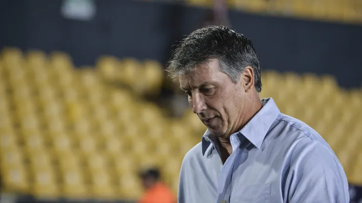 Robert Siboldi dejó de ser el DT de Tigres.