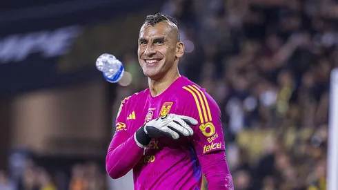 September 27, 2023, Los Angeles, California, USA: Goalkeeper, Nahuel Guzman 1 of the Tigres UANL catches a water bottle that was thrown on the field during their 2023 Campeones Cup game against the Los Angeles Football Club on Wednesday September 27, 2023 at the BMO Stadium in Los Angeles, California. Tigres defeat LAFC 4-2 on penalty kicks. ARIANA RUIZ/PI Los Angeles USA - ZUMAp124 20230927_zaa_p124_023 Copyright: xArianaxRuizx