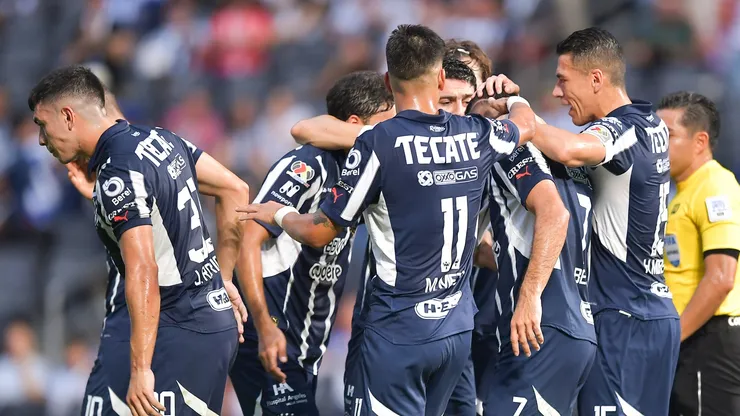 Los jugadores de Rayados, a puro festejo.