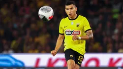 El mediocampista busca salir del AEK Atenas.