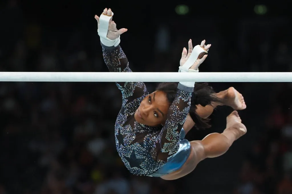 Simone Biles realizó su primera presentación en París con el puntaje más alto en la prueba por equipos, (Imago)