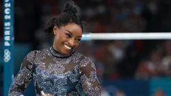 La gimnasta estadounidense ya realizó su primera presentación en la capital francesa.