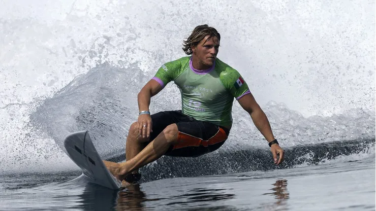 ¿Cuándo vuelve a competir Alan Cleland en surf por los Juegos Olímpicos de París 2024?