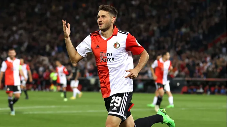 Santiago Giménez habló sobre los rumores de su futuro