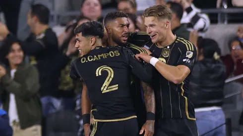 Los jugadores de LAFC quieren festejar ante Tijuana.