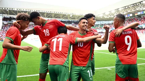 El partido se reanudó casi dos horas después por demora