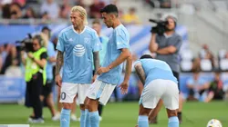 Sergio Busquets y Federico Bernardeschi entrenan.