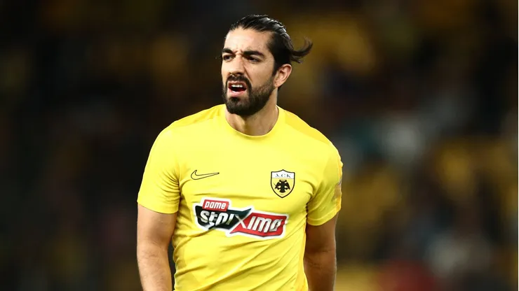 Rodolfo Pizarro está listo para dejar el AEK Atenas de Matías Almeyda