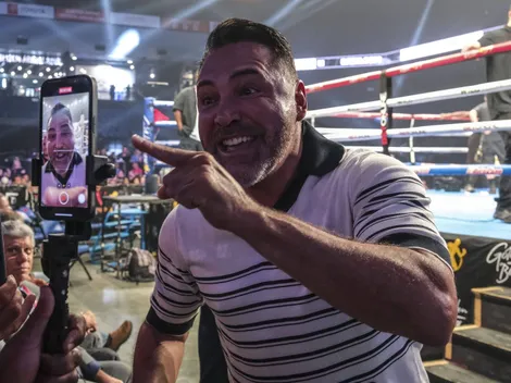 Óscar de la Hoya contra el CMB y Canelo Álvarez