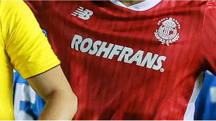 Fanáticos de Toluca, sin piedad contra un futbolista.