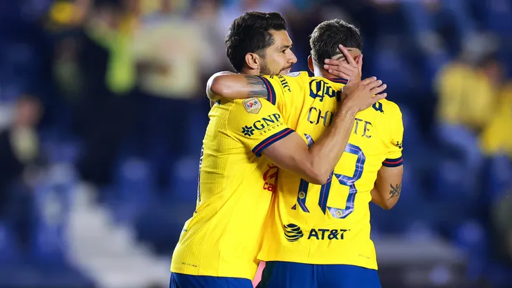 Henry Martin celebra un gol de América.