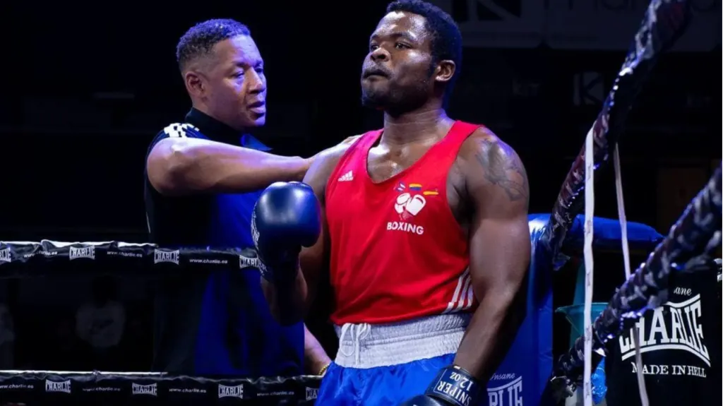 El camerunés se quedó sin la posibilidad de estar presente en la olimpiadas, pero su historia se llevó todo el protagonismo. (Instagram Junior_b_o_c_a_s)