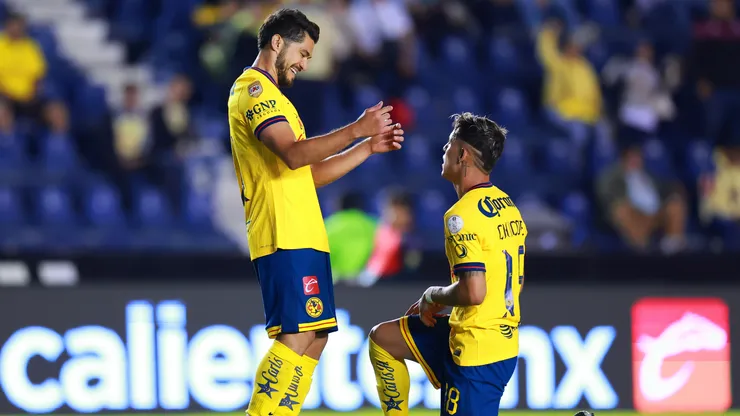 Henry Martín y Cristian Calderón, a puro festejo.