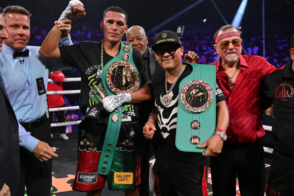 David Benavidez decidió quedarse en los semipesados y aplazar su duelo ante Canelo Álvarez.