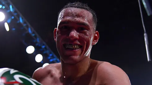 David Benavidez tiene que decidir en que división se queda para pelear o no ante Canelo Álvarez.