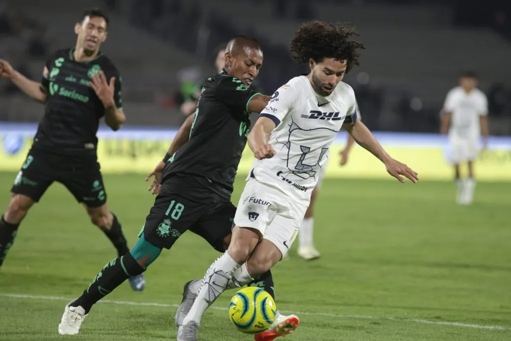 Santos Laguna y Pumas UNAM se enfrentará desde las 17:05 de este sábado. (Imago)