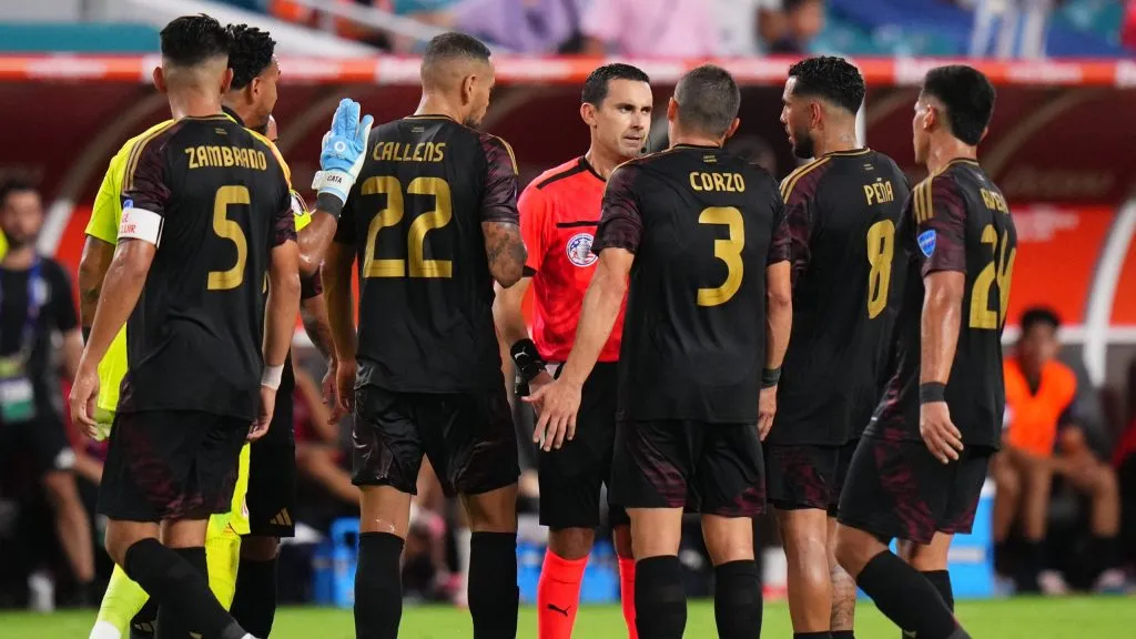 César Ramos en plena discusión en Argentina-Perú [Foto: Getty Images]