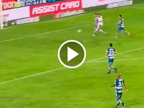 Insólito: Tecatito Corona falló una clara chance a portería vacía para Rayados