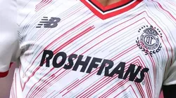 Fanáticos señalaron a un futbolista por su actuación.