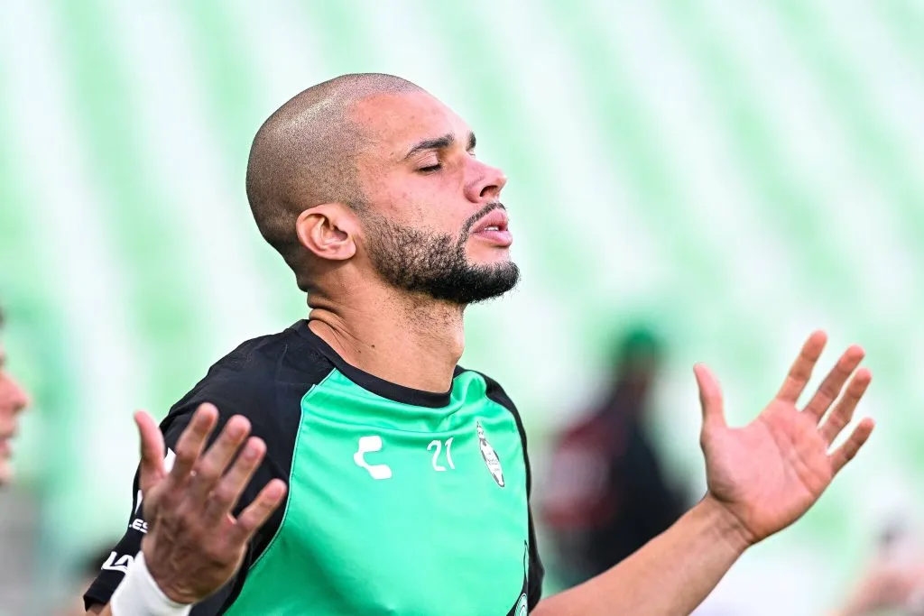 Matheus Dória continuará bajo la órbita del Grupo Orlegi. (Imago)