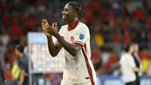 Bombito festeja el andar de Canadá.