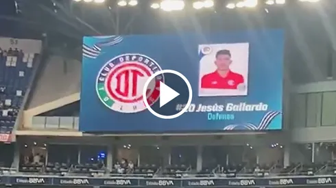 Los fanáticos de Monterrey nos e olvidaron de la salida del defensa de la institución.