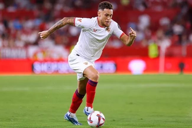 Rayados insiste por Lucas Ocampos (IMAGO)