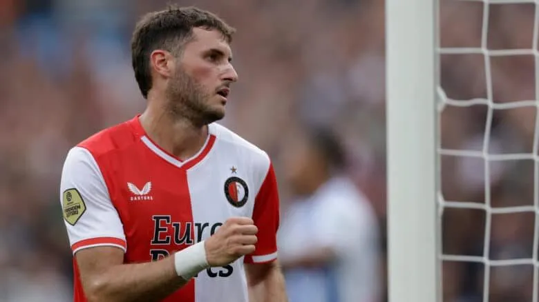 Santiago Giménez seguirá esperando otras propuestas europeas [Foto: Getty]