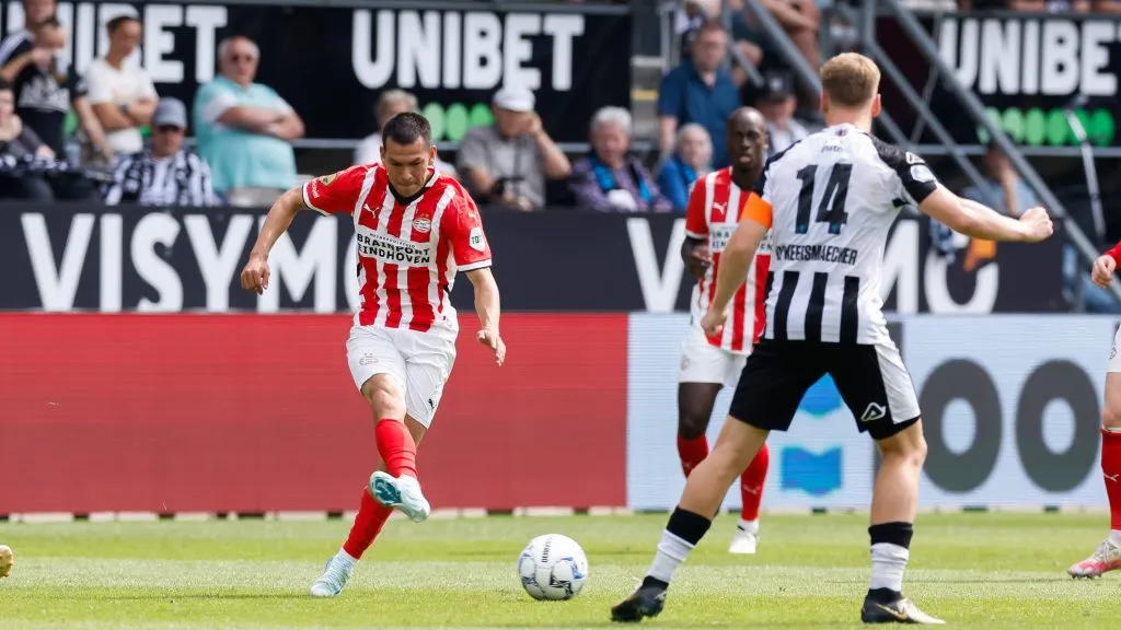 Hirving Lozano vs. Heracles Almelo (IMAGO)