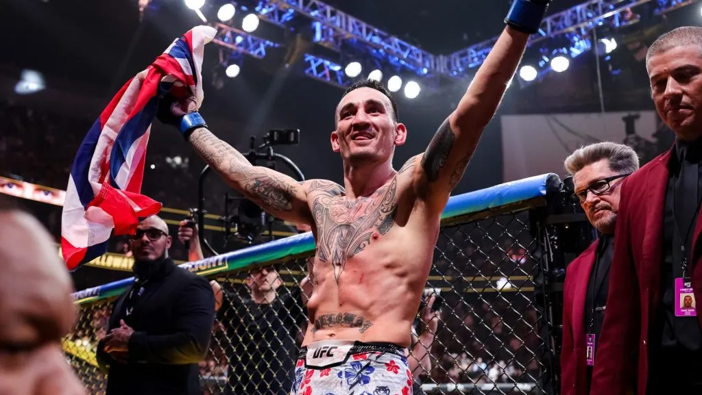 Max Holloway busca derribar a un gran campeón para convertirse en monarca del peso pluma de la UFC. (GETTY IMAGES)