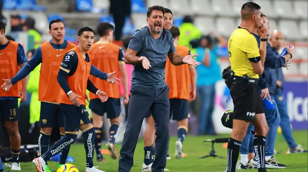 Gustavo Lema bancó al ‘Chino’ Huerta tras una noche hostil [Foto: Getty]