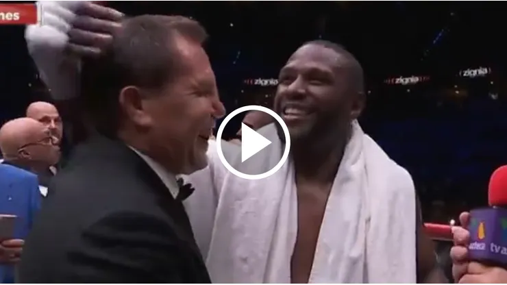 Julio César Chávez y Floyd Mayweather compartieron el cuadrilátero por unos momentos.
