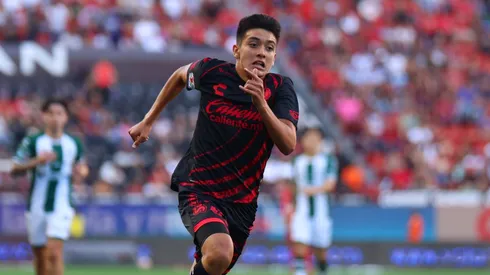 Santiago Giménez sumaría un compatriota en Feyenoord