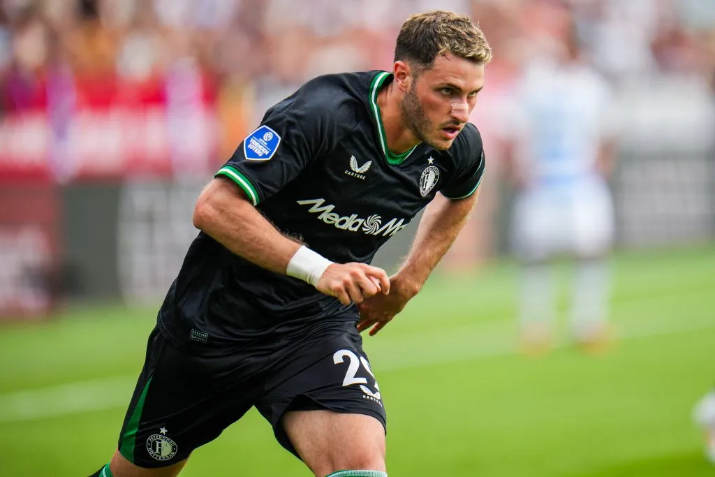 El delantero posee contrato con Feyenoord hasta julio del 2027. (Imago)