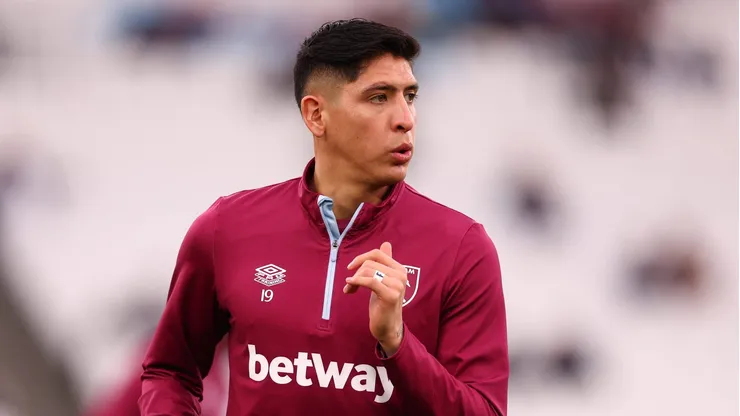 Edson Álvarez no juega ante Aston Villa