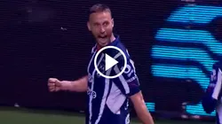 El español festeja su anotación.