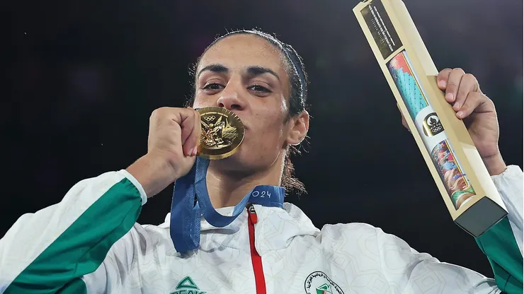 Imane Khelif debe decidir si se mantiene en el boxeo amateur o si da un salto al profesional.