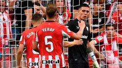 La afición del Athletic aprobó el debut de Álex Padill