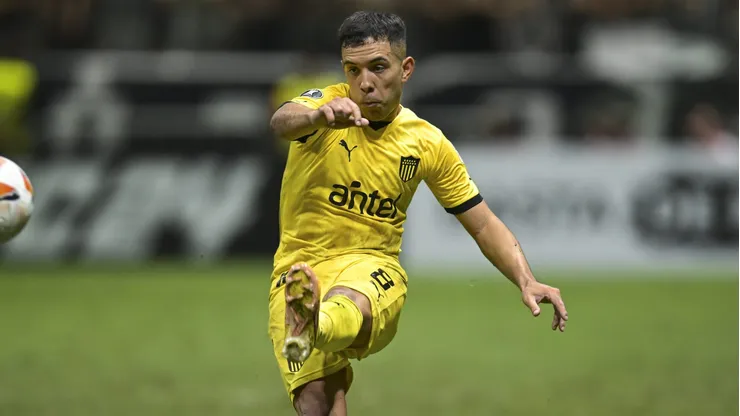 Francisco Suinaga estuvo de visita en el estadio de Peñarol