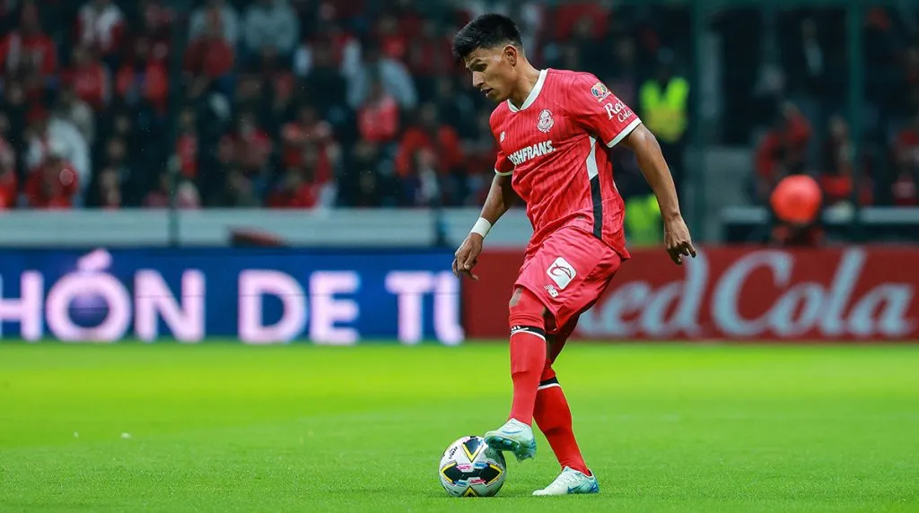 Jesús Gallardo, con los colores de su nuevo club: Toluca [Foto: Getty Images]